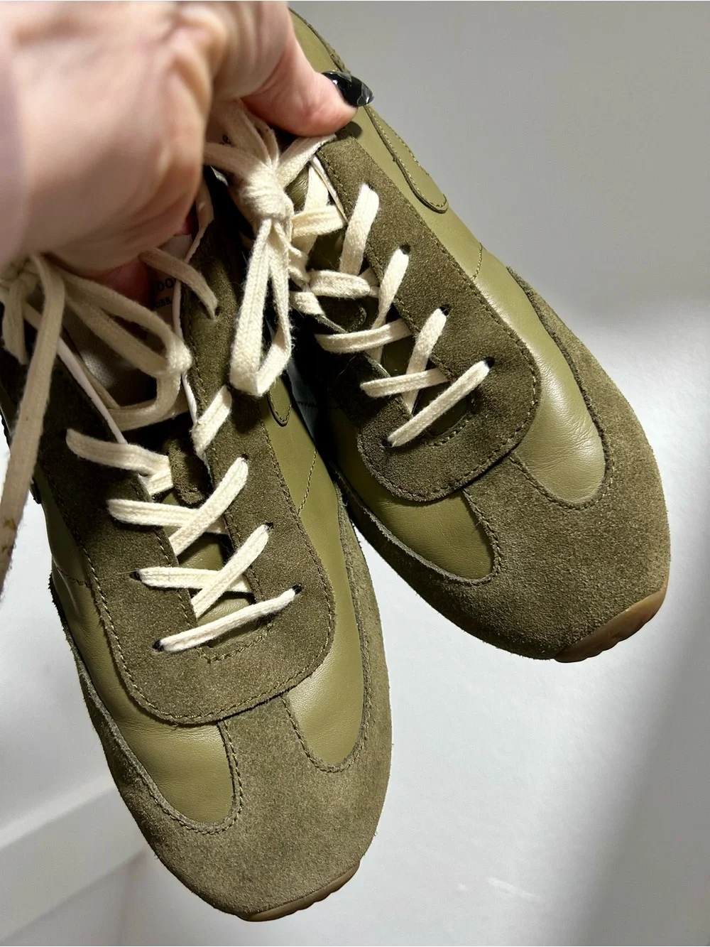 Rag & Bone Retro Runner Slim Sneaker Olive. 40